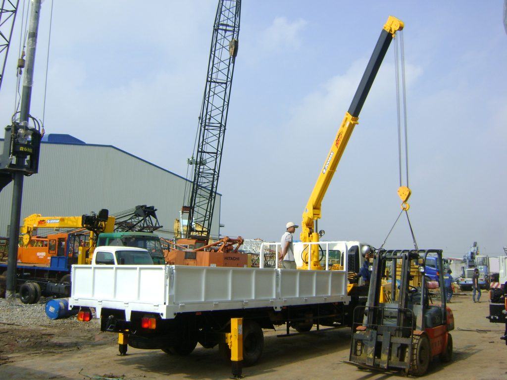 Cho thuê xe cẩu thùng Bình Dương -【Xecau24h】