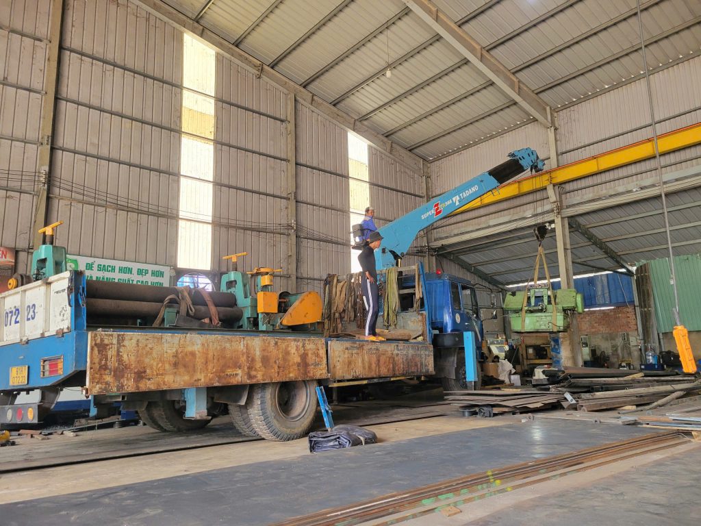 Thuê Xe Cẩu Bình Dương Thuê Xe Cẩu Bình Dương